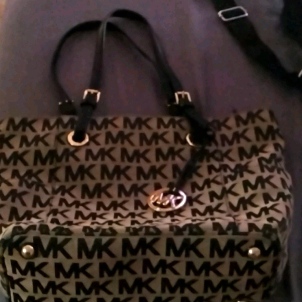 Michael kors purse
